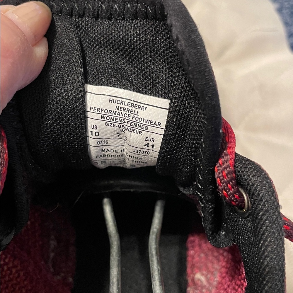 Women's Red and Black Athletic Shoes Merrill’s - Picture 6 of 6